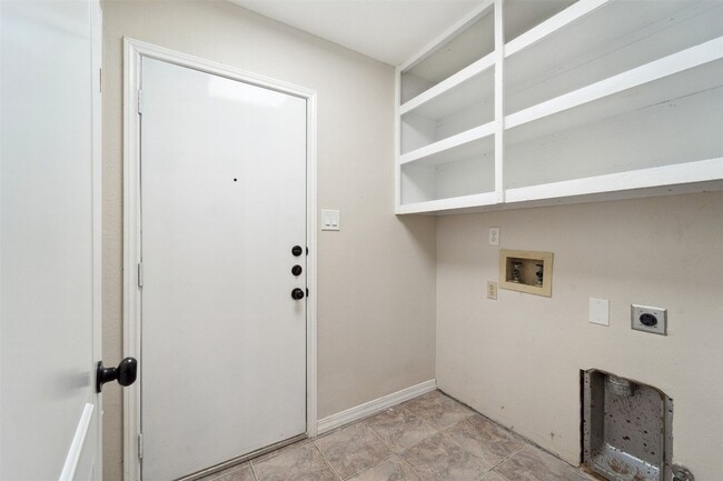 Building Photo - 2313 Oxford Blvd