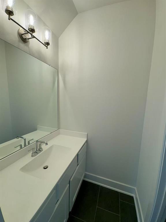 Building Photo - 31019 Sun Vly Dr