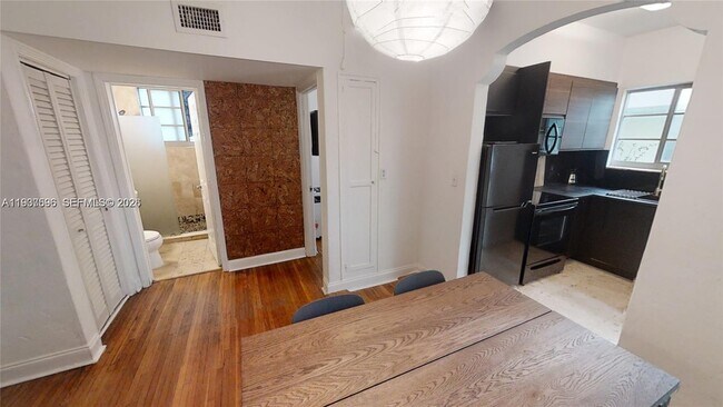 Building Photo - 1341 Meridian Ave