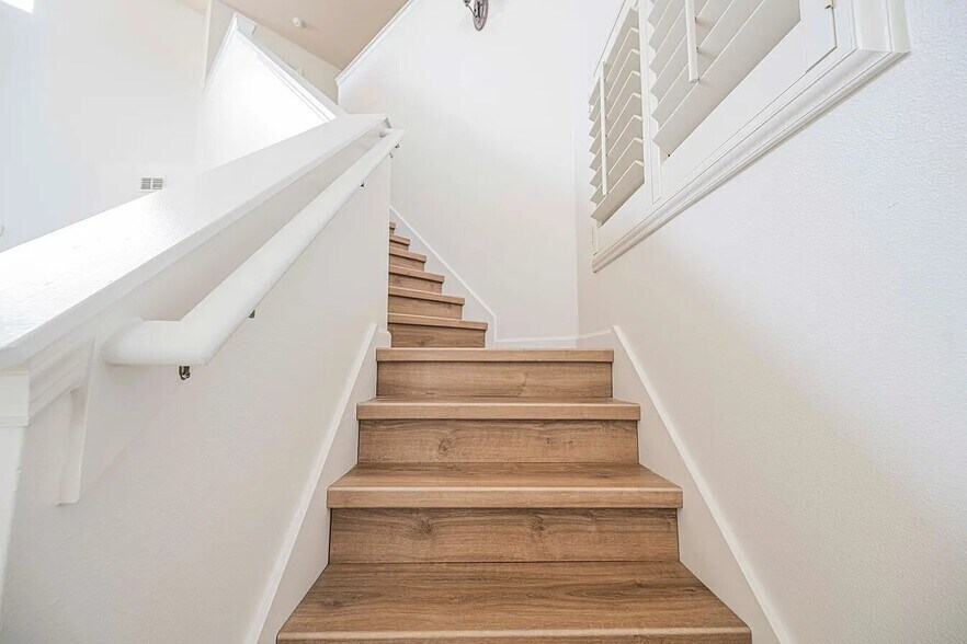Building Photo - 3701 Titanic Cir
