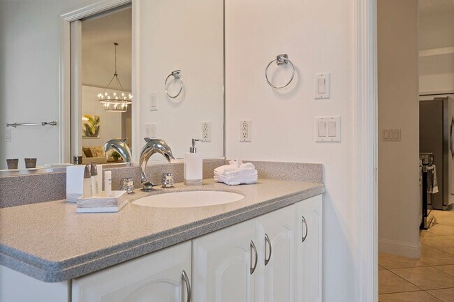 Building Photo - 67 Kashmir Trail