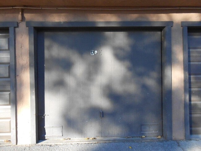 Building Photo - 2nd Floor 2 bedroom Condo Near 95/Torrey Pines