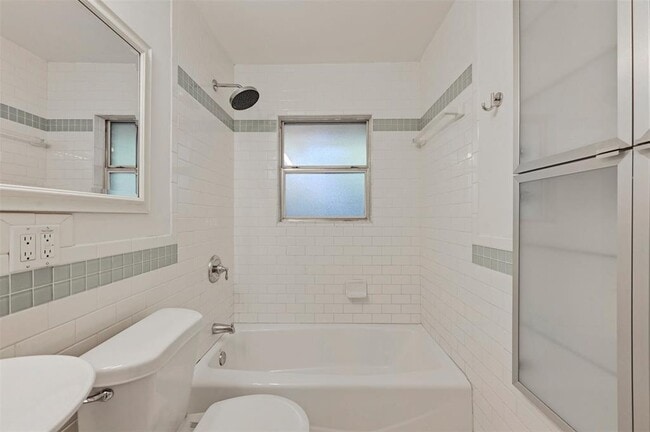 Building Photo - 707 Josephine St