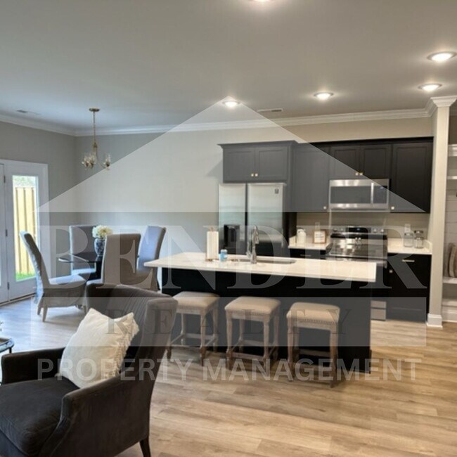 Building Photo - BELLINGHAM COVE RD 116/120