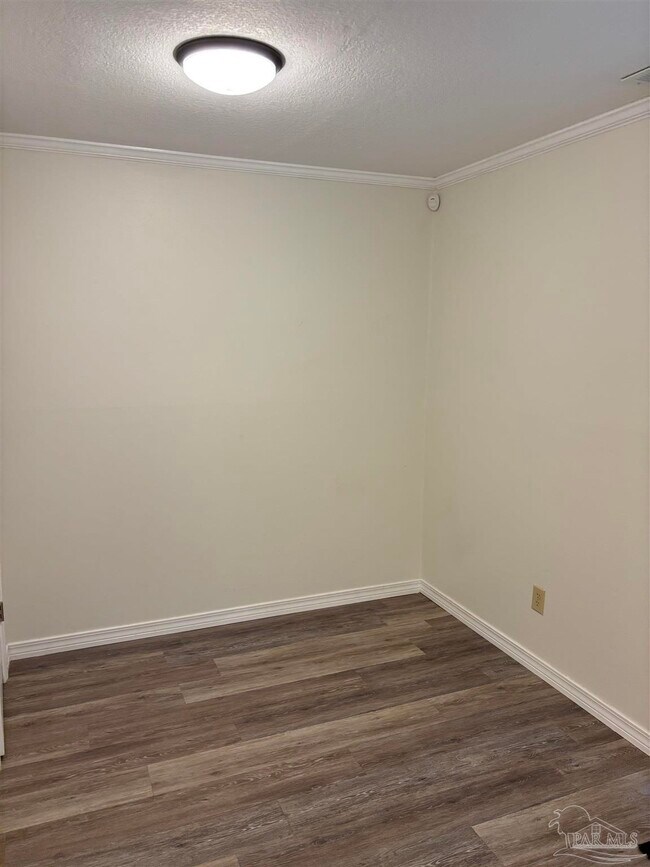 Building Photo - 4712 Huron Dr