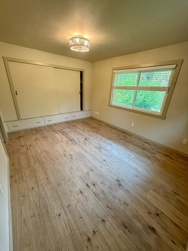 Building Photo - 10070 Garesio Ranch Rd