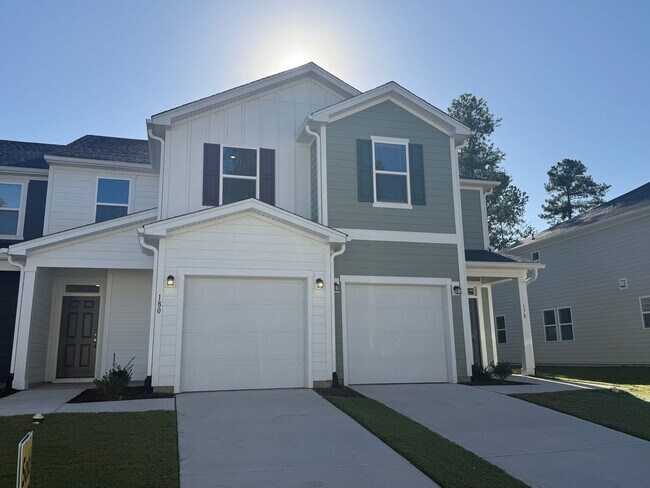 Building Photo - Three bedroom, 2.5 bath townhome in Mebane...