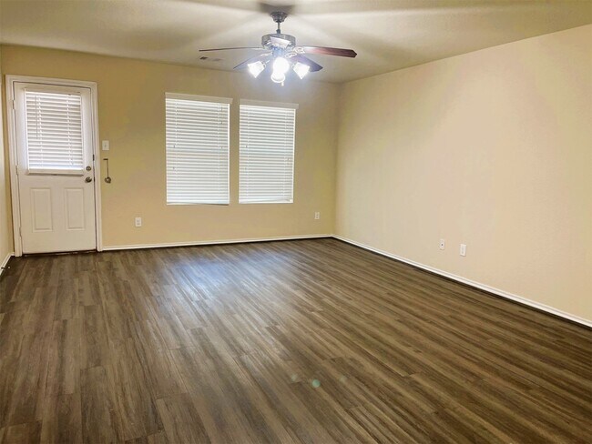 Building Photo - 819 Katydid Ct