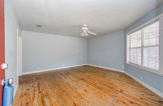 Building Photo - 15510 Cypress Garden Dr