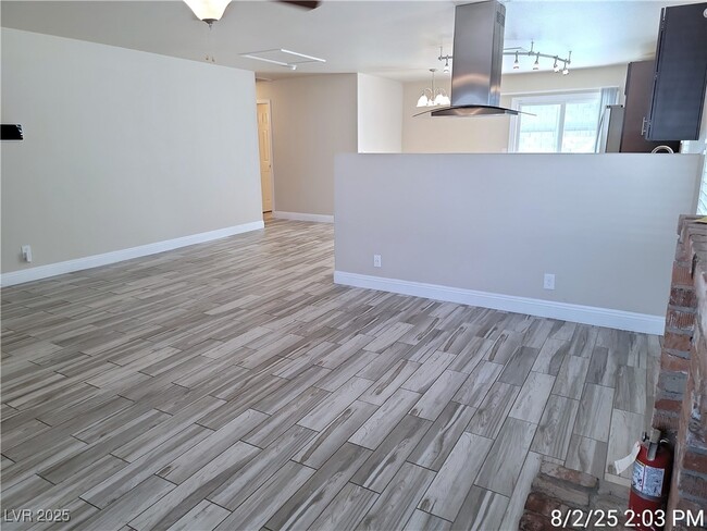 Building Photo - 604 Dolores Dr