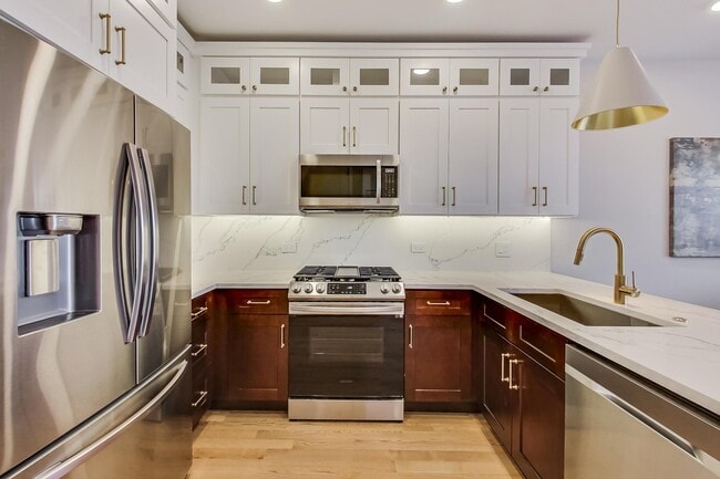 ar_0016 - 1703 W Chicago