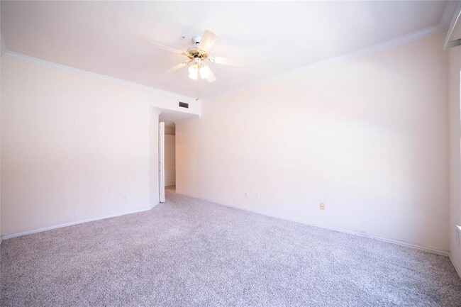Building Photo - 2111 Welch St