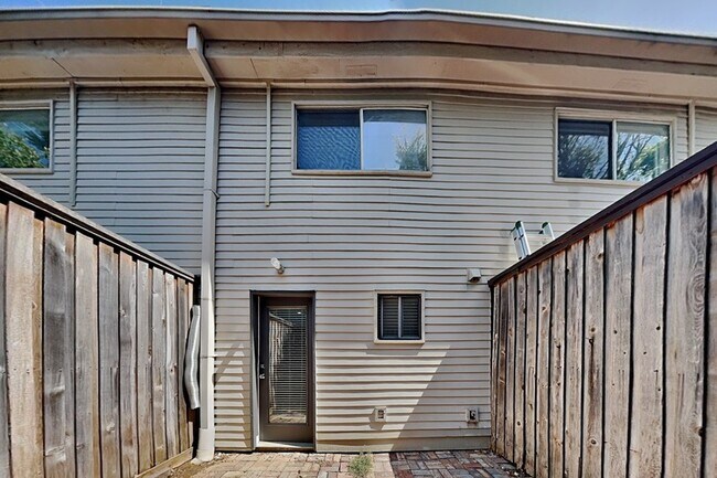 Building Photo - 4241 Buena Vista St