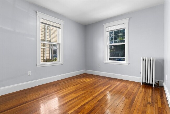 Building Photo - 570 Harvard St