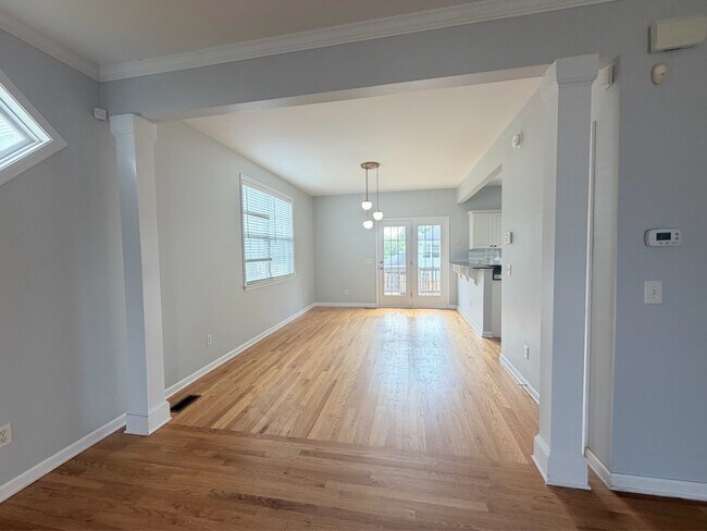 Building Photo - 307 Laurel Hill Ln