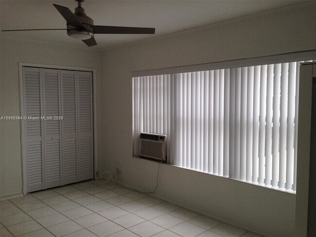 Building Photo - 9241 Collins Ave