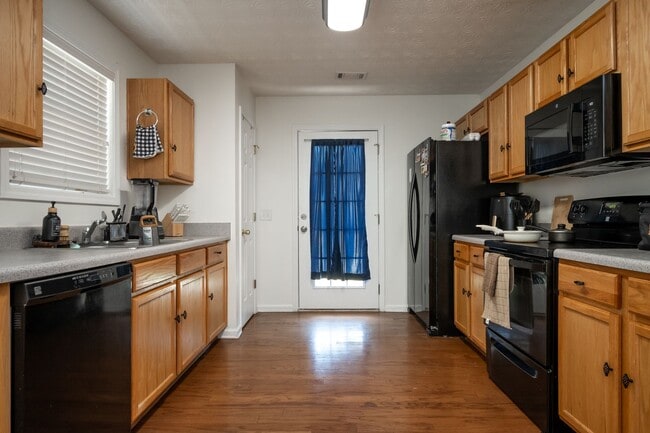 Building Photo - 213 Sidney Lanier Ave