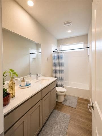 Building Photo - 15736 Hazelhurst Ln