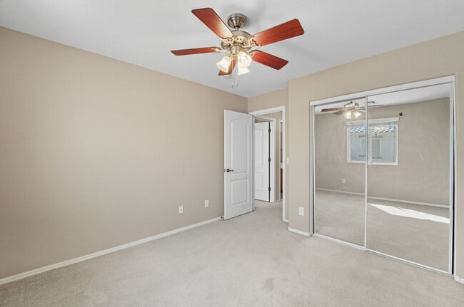 Building Photo - Stunning 3-bedroom, 2.5-bathroom home in t...