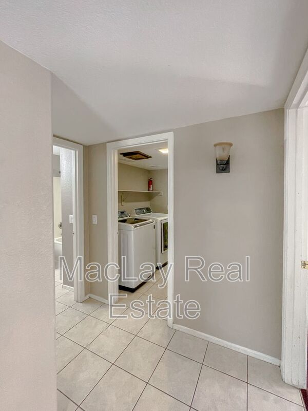 Building Photo - 1615 W Enfield Way