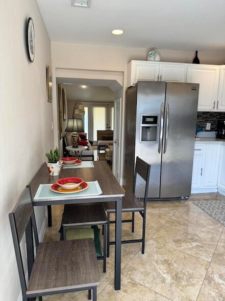 Building Photo - 832 Green St