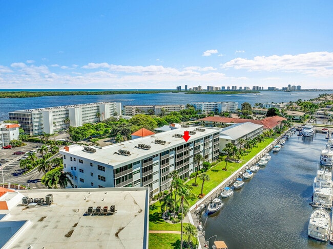 Building Photo - 29 Yacht Club Dr