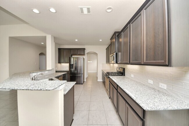 Building Photo - 21254 Lucknow Ln