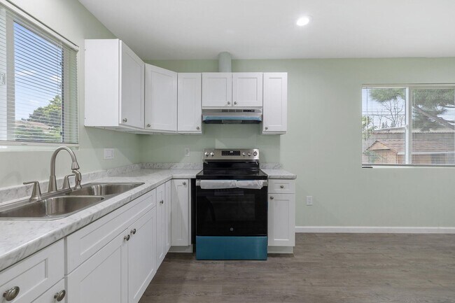 Building Photo - 15452 Romar St