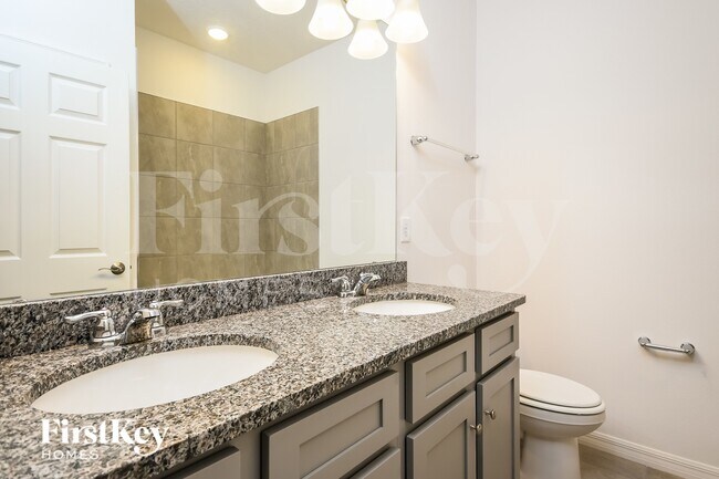 Building Photo - 1226 Ponca Rd