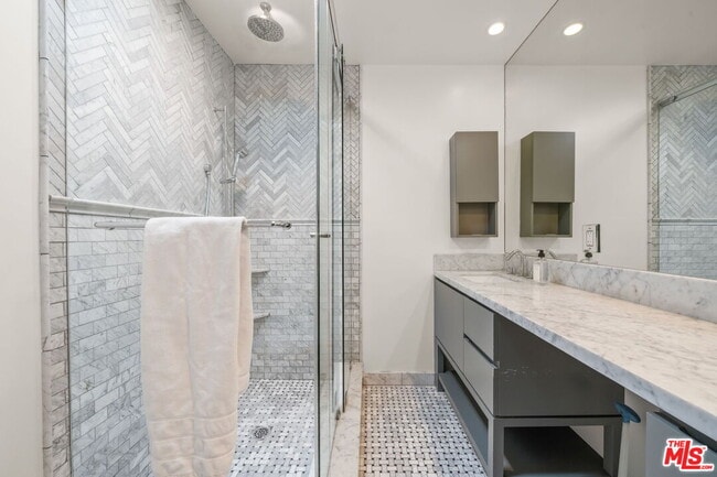 Building Photo - 9023 Alto Cedro Dr
