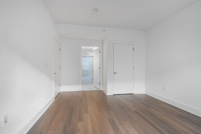 Building Photo - 9 Ave at Port Imperial