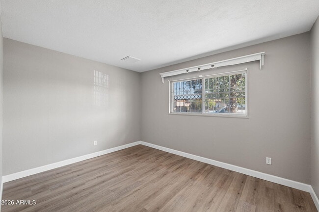 Building Photo - 8050 W Weldon Ave