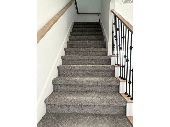 Building Photo - 7710 Darnay Dr