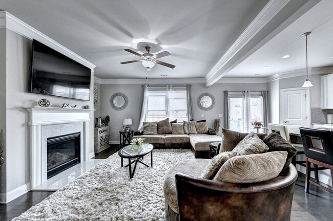 Building Photo - 1958 Lakeview Bend Way