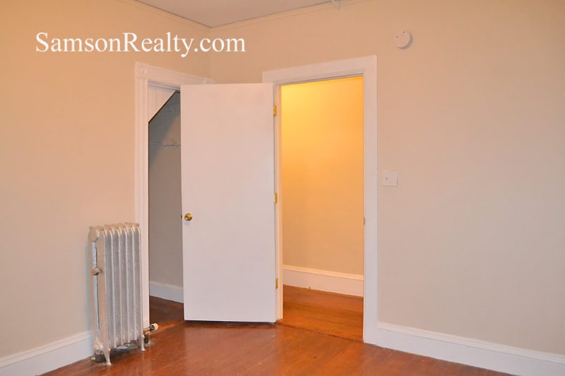 Building Photo - 347 Lloyd Ave