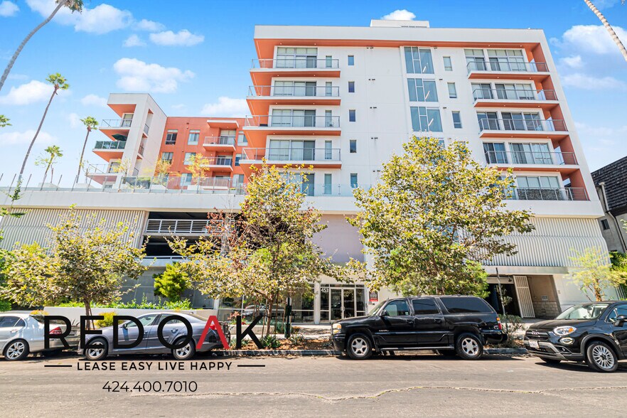 Building Photo - 453 S Kenmore Ave