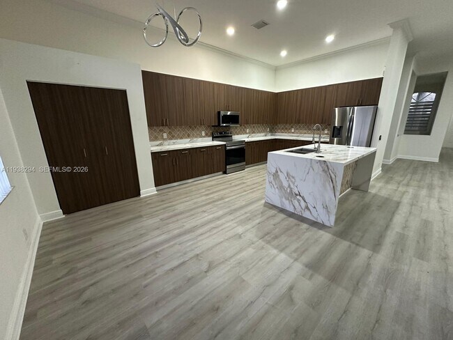 Building Photo - 2408 Deer Creek Rd