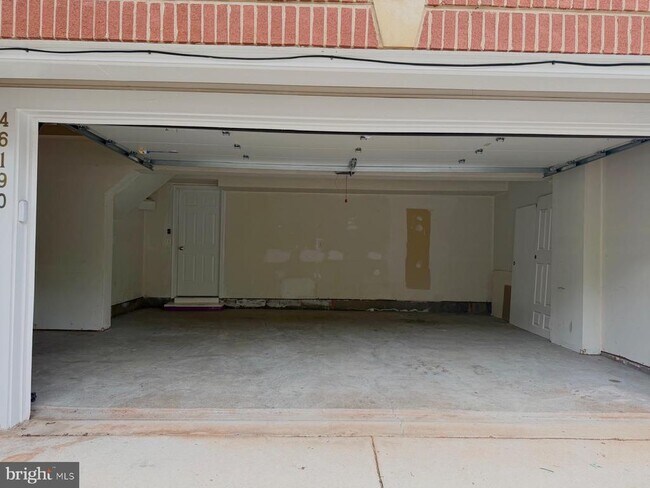 Building Photo - 46190 Walpole Terrace