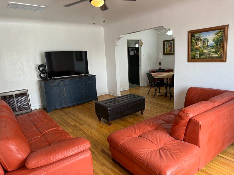 Building Photo - 4505 Pershing Dr