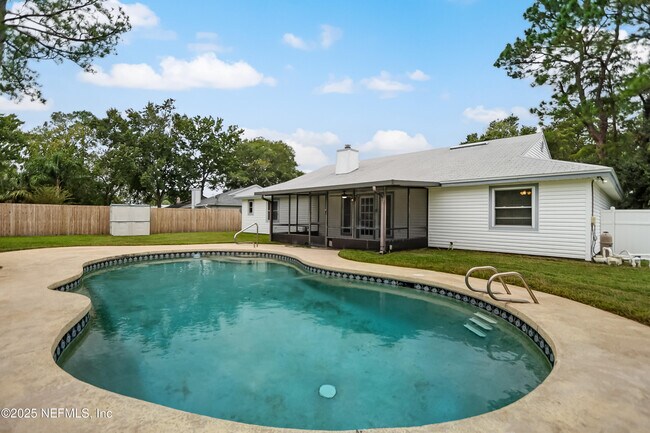Building Photo - 10855 Mandarin Station Dr W