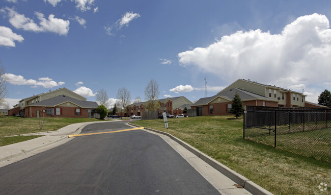Building Photo - Greens of Northglenn