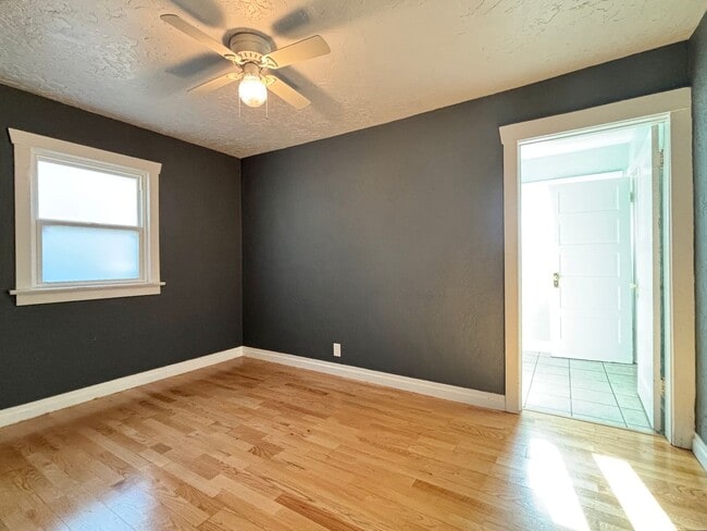 Building Photo - Charming Home in Salt Lake City!