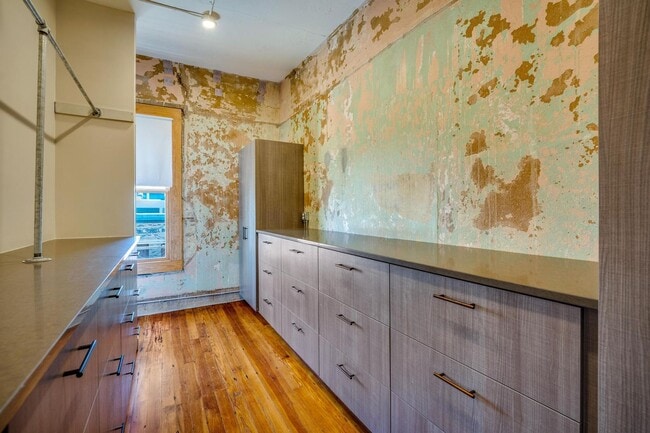 Building Photo - LUXURY   CONDOS IN THE HEART OF ALAMO CITY