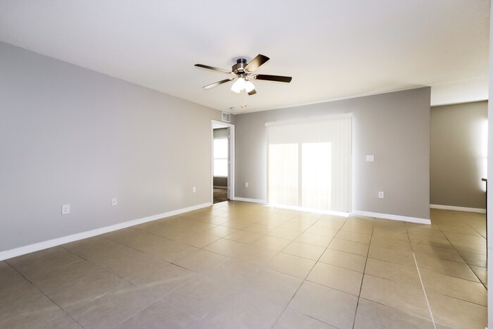 Building Photo - 1113 Brenton Leaf Dr