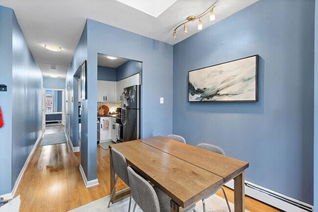 Building Photo - 935 Park Ave