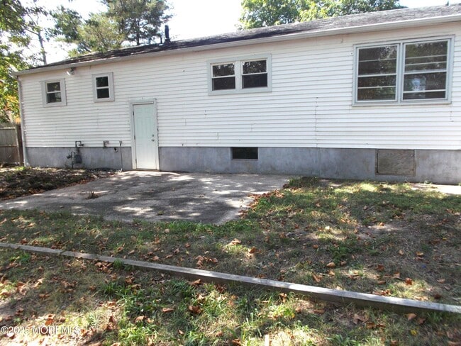 Building Photo - 20 Brandies Rd