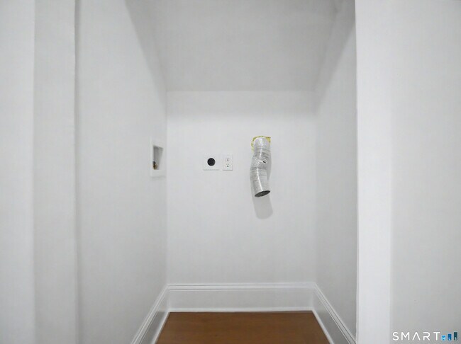 Building Photo - 1872 North Ave