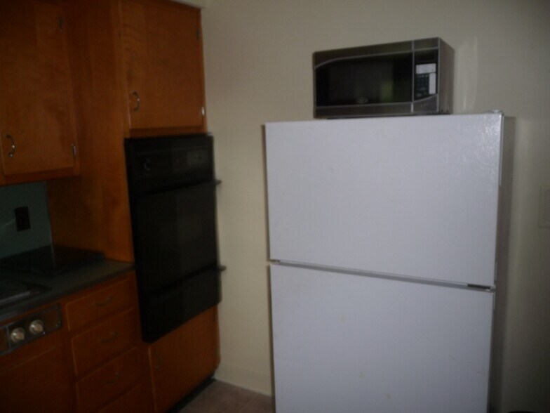 Building Photo - 456 N Salisbury St