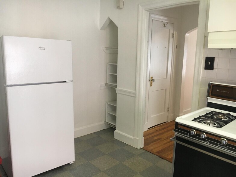 Building Photo - 15 Beechcroft St