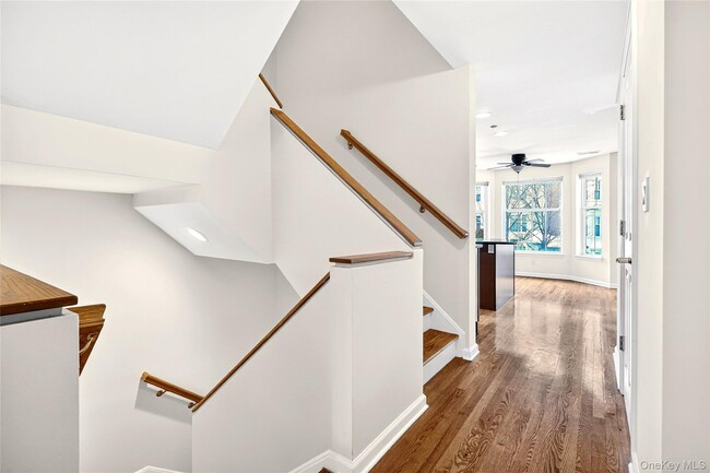 Building Photo - 17 Harbor Pointe Dr